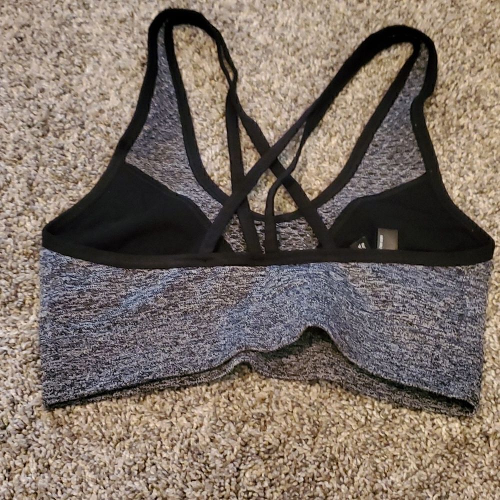 Brand new VS sport bra - Picture 2 of 4
